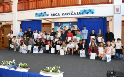 Podjela priznanja na Danu škole